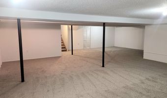 1660 Pond Shore Dr, Ann Arbor, MI 48108