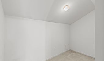 2004 GOLDEN MORNING Dr 30, Bowie, MD 20721