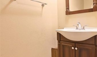 1005 Pocono Trl, Ballwin, MO 63021