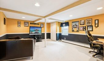 22 Duchess Ave, North Middletown, NJ 07748
