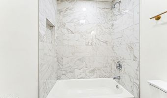 10 Chesterfield Lake Dr, Beaufort, SC 29906