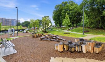 6924 ROCKLEDGE Dr, Bethesda, MD 20817