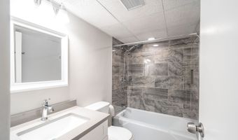 126 Triangle St APT B33, Danbury, CT 06810