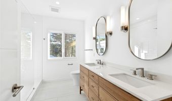 37 Gilberts Path, Amagansett, NY 11930