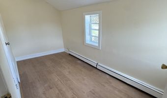 87 Manhattan Ave 2nd floor, Bridgeport, CT 06606