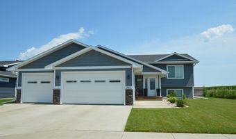 2413 S Lawson St, Aberdeen, SD 57401
