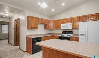 410 N 9th Ave, Brandon, SD 57005