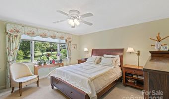 700 Crowfields Ln, Asheville, NC 28803