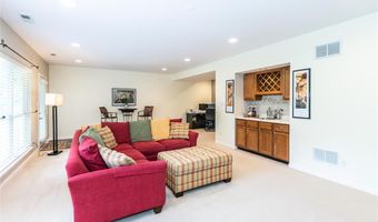 1201 Oak Borough Dr, Ballwin, MO 63021