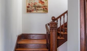 201 W 33rd St, Savannah, GA 31401