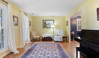 5512 DUNSMORE Rd, Alexandria, VA 22315