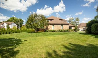 2409 E Greshan Ct, Arlington Heights, IL 60004