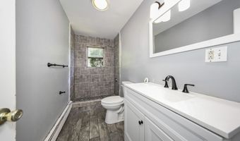 1109 Waterbury Rd APT 1A, Cheshire, CT 06410