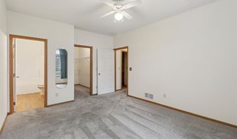 522 Kelsey Ln, Altoona, IA 50009