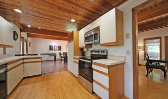 707 Benton Hill Rd, Becket, MA 01223