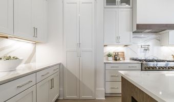 609 N Salem St, Apex, NC 27502
