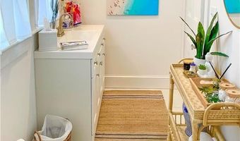 5 Gardiner St, Newport, RI 02840