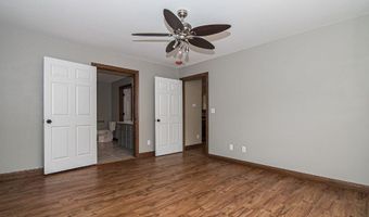 6042 Seven Springs Dr, Asbury, IA 52002