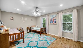 320 Brampton Ln, Arlington Heights, IL 60004