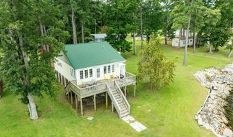 201 Hickory Point Dr, Aurora, NC 27806
