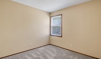 920 9th Ave NW, Altoona, IA 50009