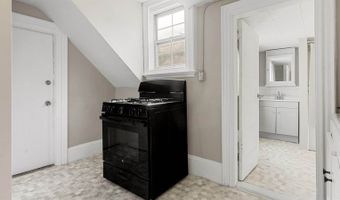 176 Court St, Bangor, ME 04401