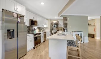 205 YOAKUM Pkwy 314, Alexandria, VA 22304