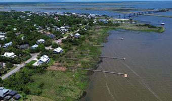 146 Bay Ave, Apalachicola, FL 32320