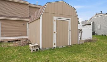 302 Willard Dr, Auburn, IN 46706