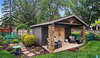 904 S Patrician Ct, Brandon, SD 57055