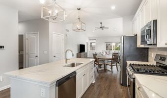 5010 Garden Grove Ln, Delhi, OH 45238