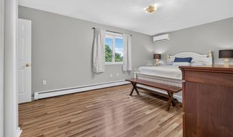 8 SOUTHWEST Rd, Narragansett, RI 02882