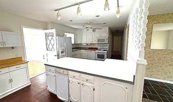 21 Eastwood Rd, Bridgeport, CT 06606