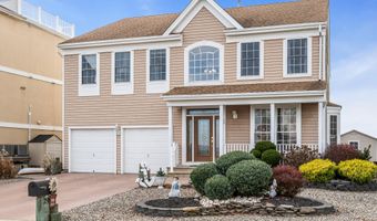 29 Bowsprit Dr, Bayville, NJ 08721