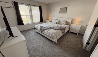 6826 Earlswood Dr, Indianapolis, IN 46217