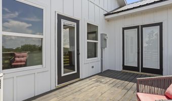 825 Larkspur Ln, Bay St. Louis, MS 39520