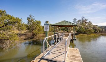 210 Old Plantation Dr W, Beaufort, SC 29907