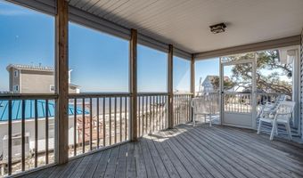 8 Bass St, Alligator Point, FL 32346