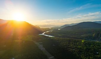 6693 River Rd, Clark Fork, ID 83811
