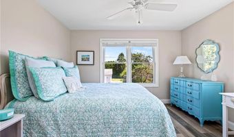 26 Walcott Ave, Narragansett, RI 02882