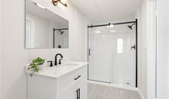 74 Bayview Park, Middletown, RI 02842