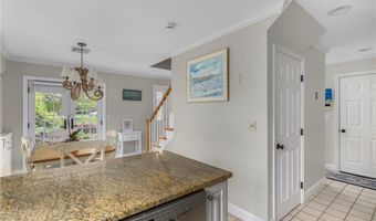 213 Corey Ln 213, Middletown, RI 02842
