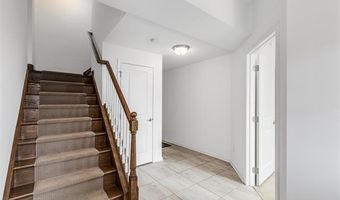 2769 Ashcombe Dr, Ann Arbor, MI 48105