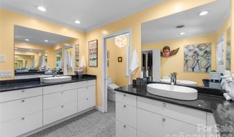200 Robinhood Rd, Asheville, NC 28804