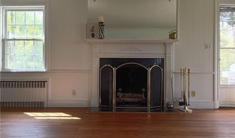 6 Old Pound Hill Rd, North Smithfield, RI 02896