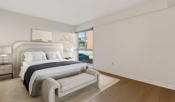 4970 BATTERY Ln 108, Bethesda, MD 20814