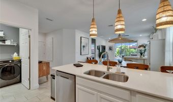 6104 COLMAR Pl, Apollo Beach, FL 33572