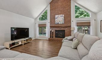 11120 Saint Charles Pl, Carmel, IN 46033