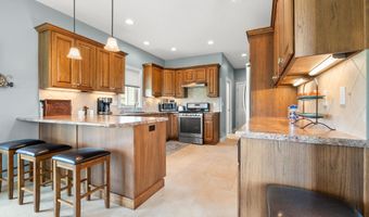 2111 Bunker Ct, Auburn, IN 46706