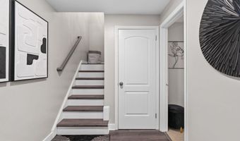 2504 WINDBREAK Dr, Alexandria, VA 22306
